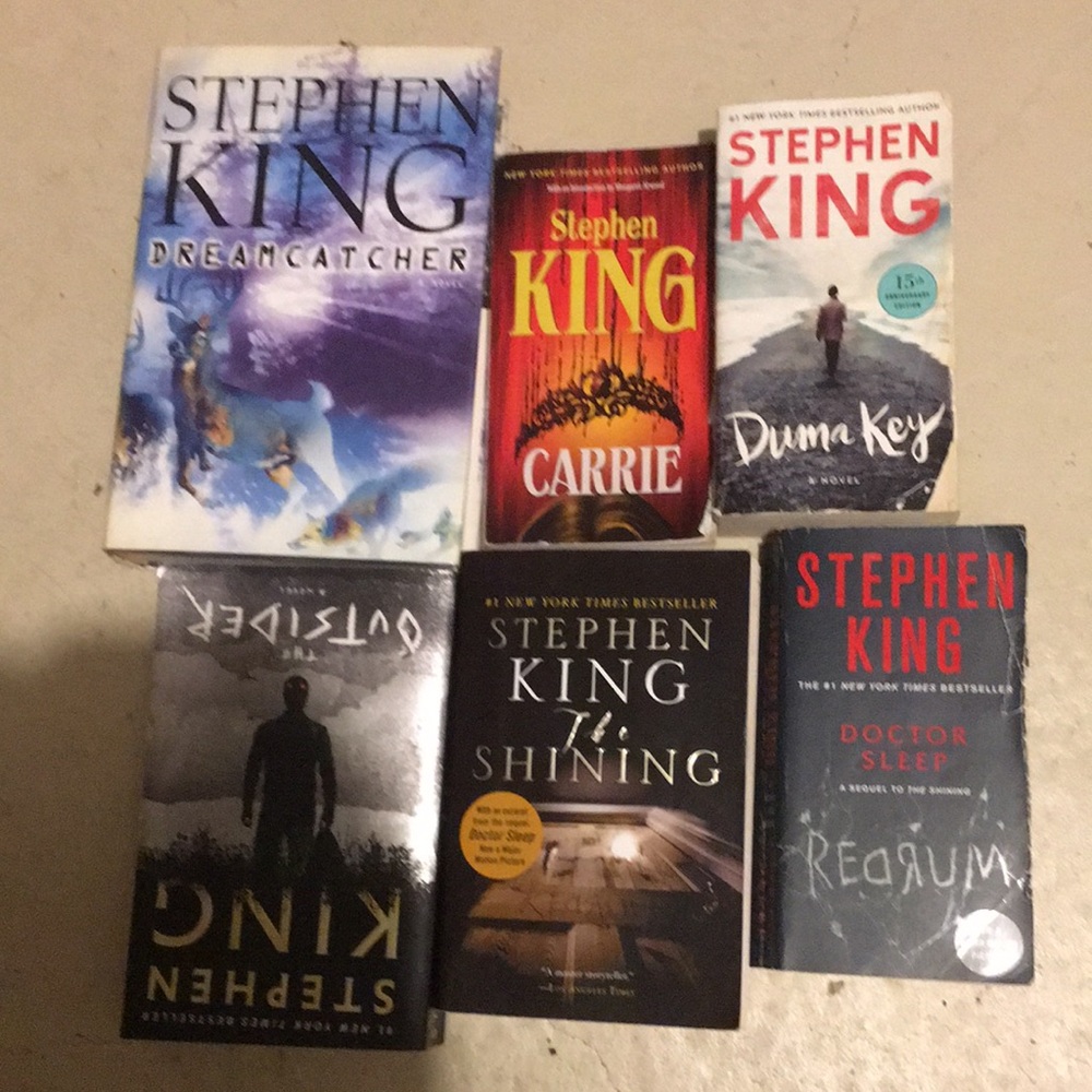 Stephen King Collection - Assorted Black, White, Blue Book Covers